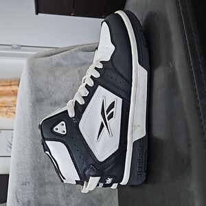 Kids REEBOK High Top Sneakers Size 5